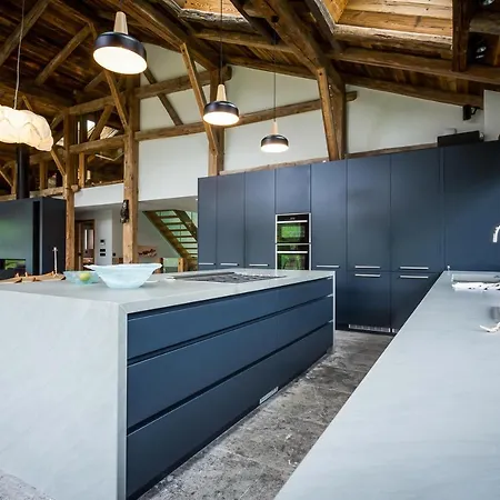 Leandre Chalet