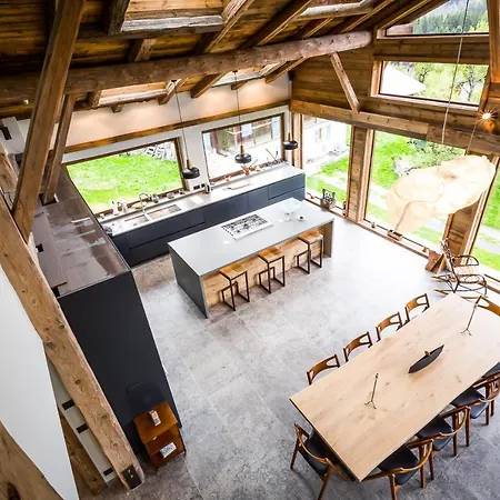 Leandre Chalet *
